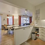 Apartment In Near Seafront